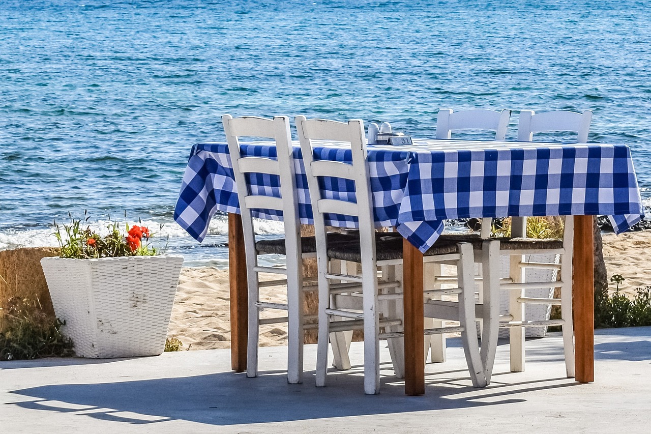 table-ga5e1c642d_1280
